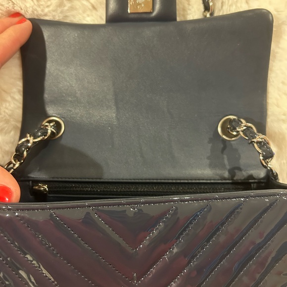 Chanel mini flap Chevron Patent Navy - Picture 13 of 16